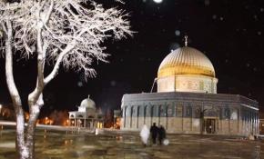 Kudüs'te kar yağışı etkili oldu, Mescid-i Aksa beyaza büründü