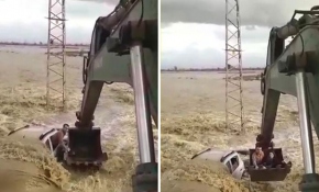 Selden iş makinesiyle kurtarıldılar