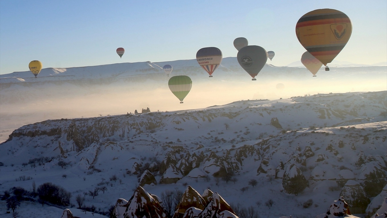 Olumsuz hava koşulları nedeniyle yılbaşından beri ilk kez gerçekleştirilen gün doğumu turuna çok sayıda yabancı turist katıldı.