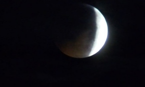 Kanlı Ay tutulması İstanbul'da kısmen izlenebildi