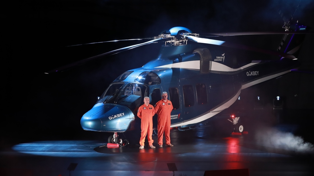 Türkiye`nin genel maksat helikopter ihtiyaçlarının özgün bir platformla karşılanması amacıyla geliştirilen Gökbey helikopterinin ilk uçuş testi gerçekleştirildi.
