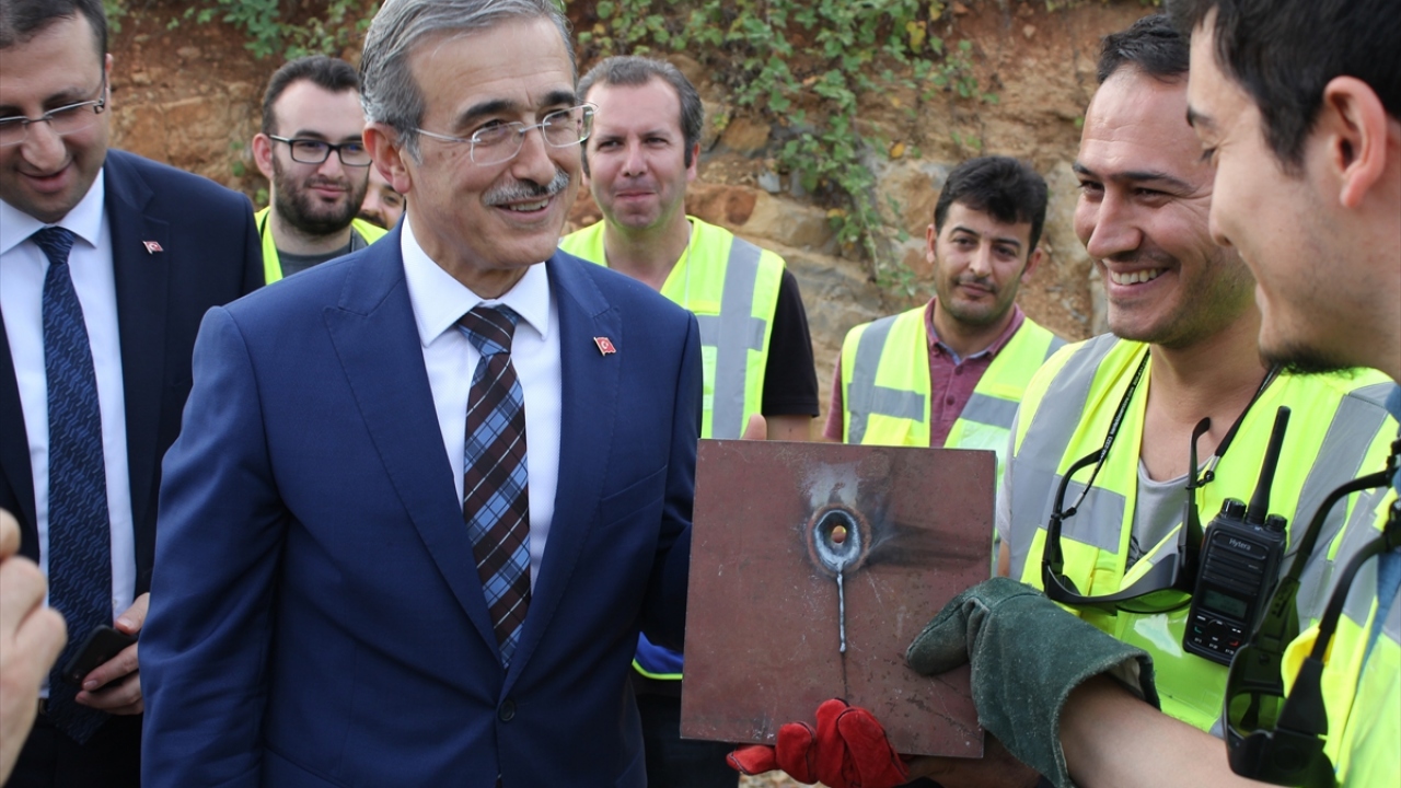 ASELSAN ve TÜBİTAK BİLGEM`in (fotoğrafta) lazer silahlarının test atışları yapıldı.