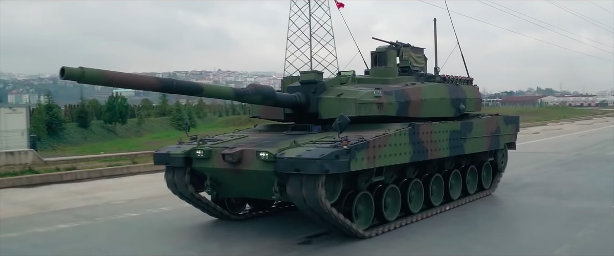 Türk Silahlı Kuvvetlerinin karadaki en önemli vurucu gücü olacak ana muharebe tankı Altay için 250 adetlik seri üretim proje sözleşmesi imzalandı. Ayrıca Altay Tankı İçin Güç Grubu Geliştirilmesi Projesi başlatıldı.
