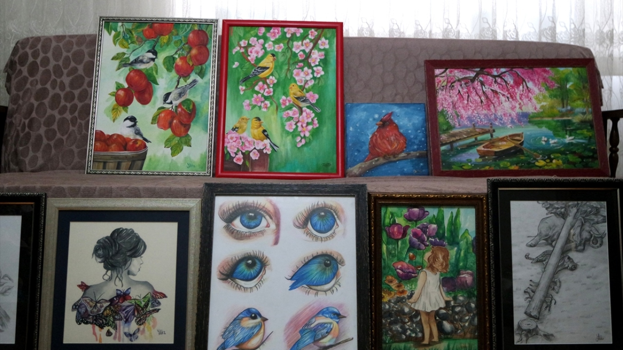 Youtube kanalı da açtığını dile getiren Yılmaz, resimlerinin görüntülerini bu platformda paylaşarak, kendisi gibi umut ışığını elden bırakmadan bu yolda ilerlemek isteyenlere katkıda bulunmayı amaçladığını ifade etti.