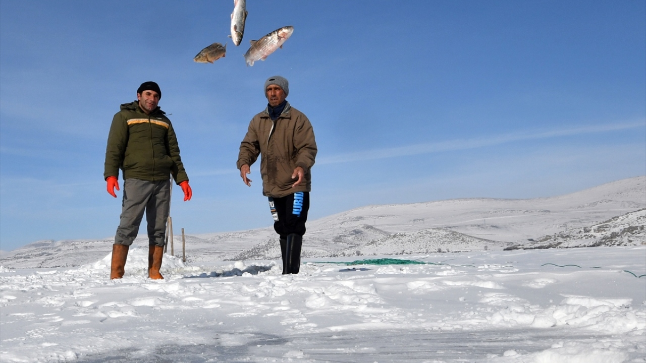 "Hava soğuk ama bu işi severek yapıyoruz"