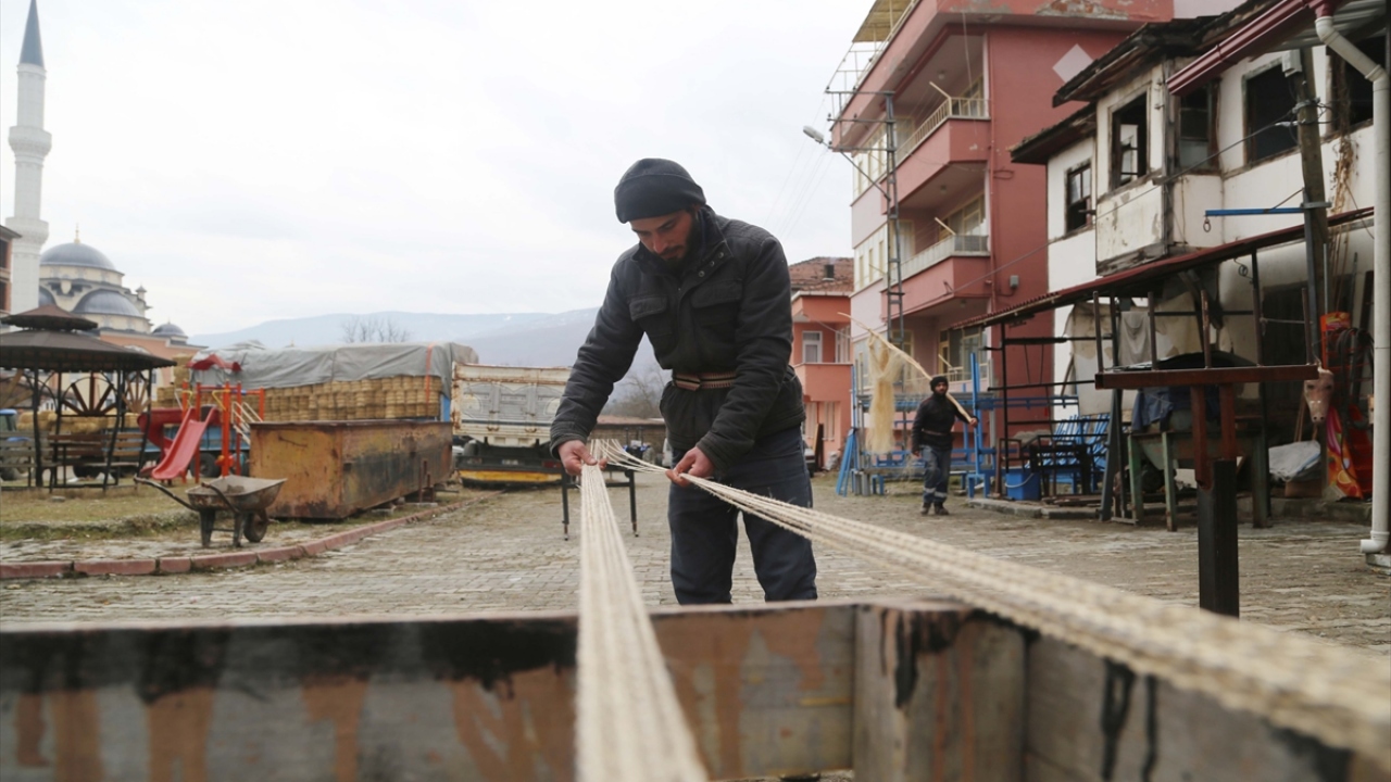 Şu anda ellerinde yaklaşık 45 ton ham madde bulunduğunu belirten Topuz, şöyle devam etti: