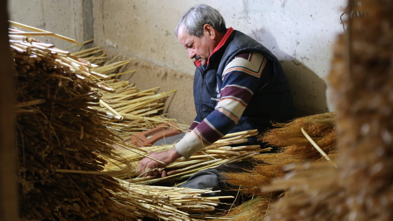 "Gençler süpürgeciliğe ilgi duymuyor."