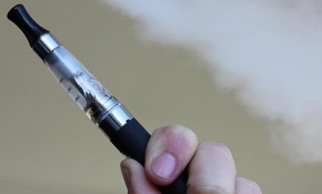 Elektronik sigara içenler de 'zehir' soluyor
