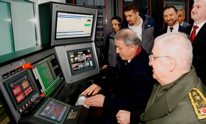 Bakan Akar Gökbey'in turboşaft motorunu test etti