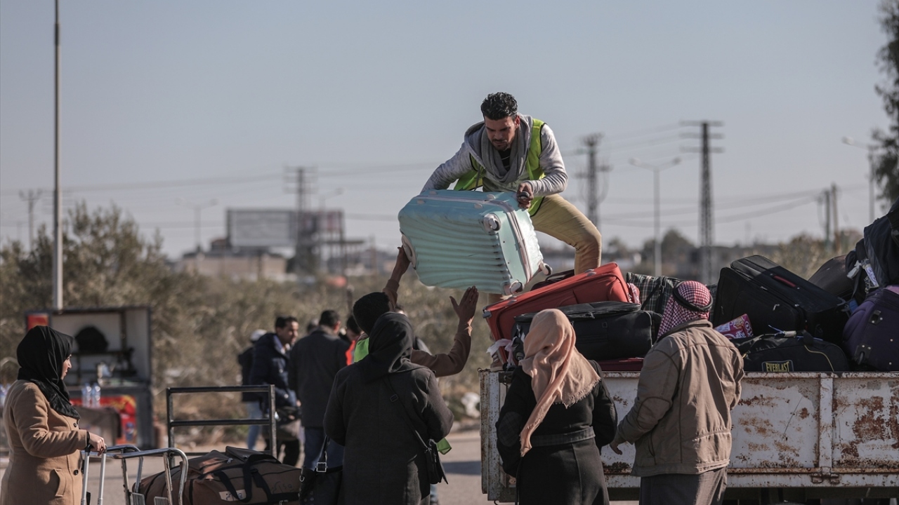 Hamas`a bağlı İçişleri Bakanlığı, Filistin yönetiminin görevlilerini çekme kararının ardından 7 Ocak`ta Refah Sınır Kapısı`nın idaresini teslim almıştı.