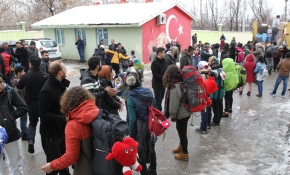 Gezginler, Van'daki çocuklar için "mutluluk" taşıdı