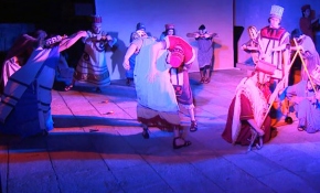 Müzelerde sergilenen eserlerin hikayesi tiyatroyla anlatılıyor