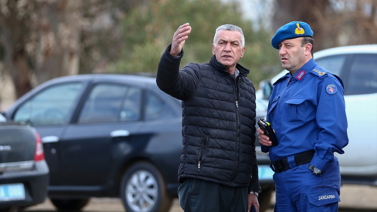 Acar, soru üzerine, hastanede tedavisi devam eden eski eşinin taburcu olmak üzere olduğunu kaydetti.