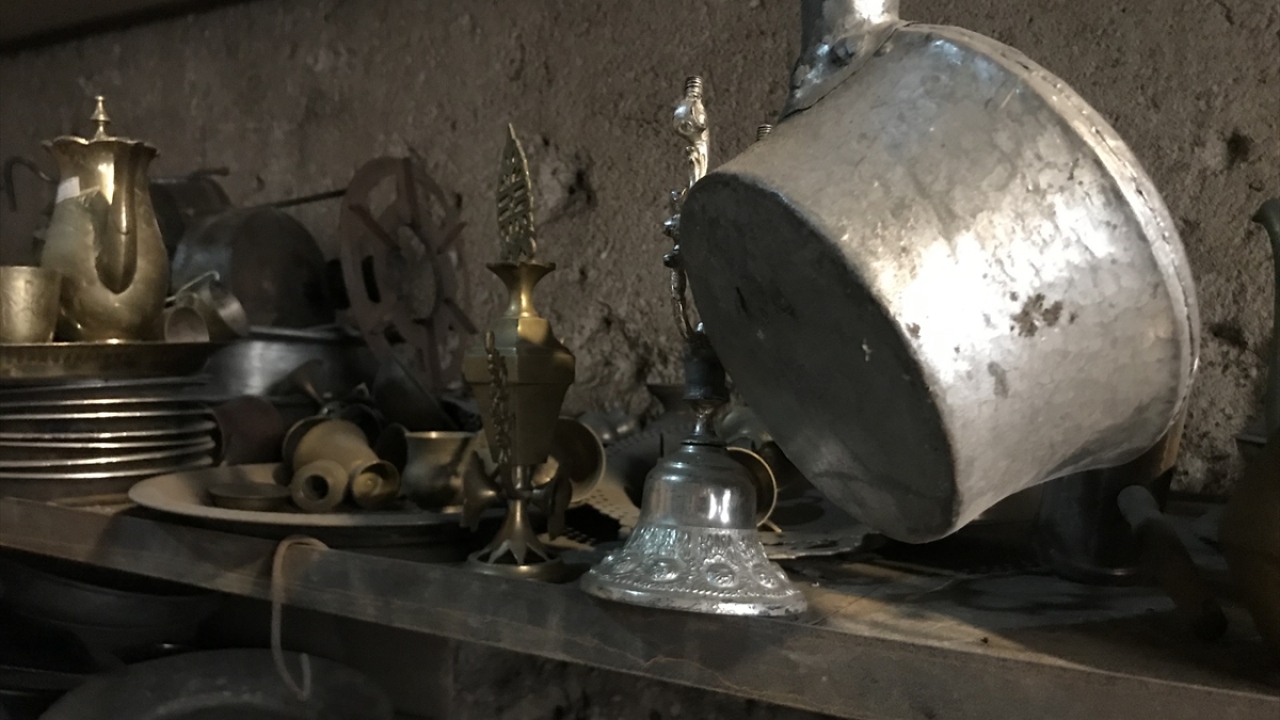 Kemal Arslan, yaptığı açıklamada, Osmanlı döneminde Ana­dolu’da, daha sonra da Balkanlar’da bakır yataklarının işletilmesi sonucunda altın çağını yaşayan bakırcılık zanaatının, bugün teknolojiye karşı tehlikede olduğunu söyledi.