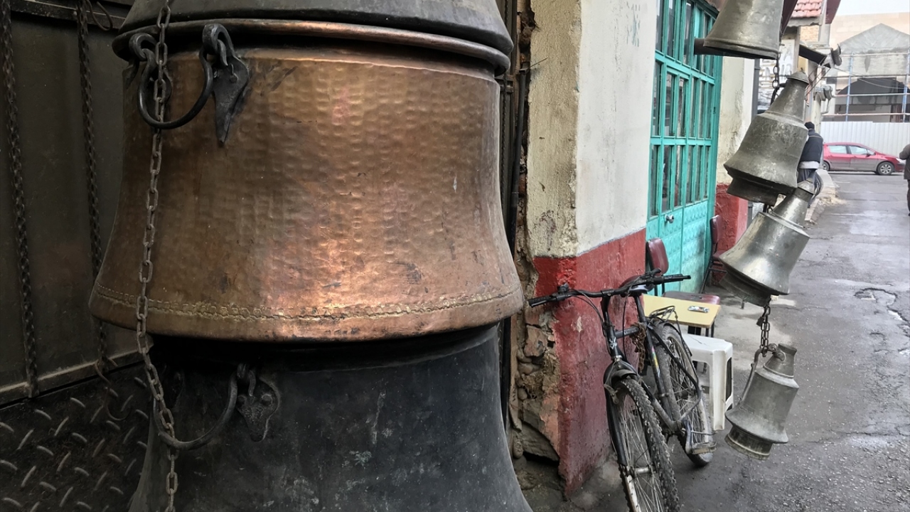 Bakırın çok sağlıklı olduğunu anlatan Arslan, insanlara bakır ürünler kullanması tavsiyesinde bulundu.