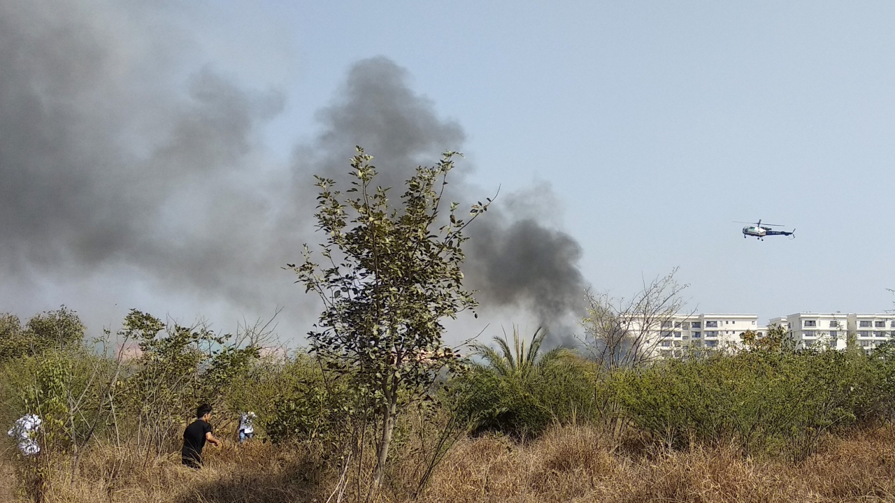 Hindistan’ın Fransız yapımı Mirage 2000 süpersonik savaş uçağı, test uçuşu yaparken Karnataka eyaletinin Bangalore şehrinde bir havaalanına düştü.