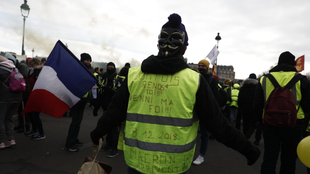 Hapis, para cezası ve gösteri yasağına izin veren maddelerin de yer aldığı ve eylemcilere sert cezaları getirmeyi öngören yasa tasarısı Mecliste tartışılıyor ve bu düzenlemenin gelecek hafta oylanması bekleniyor.