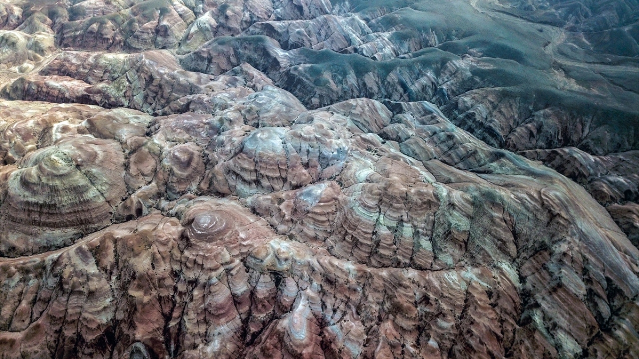 Iğdır`daki bazı bölgeler, rakımı ve mikroklima iklimi nedeniyle kış aylarında doğa tutkunlarından ilgi görüyor.