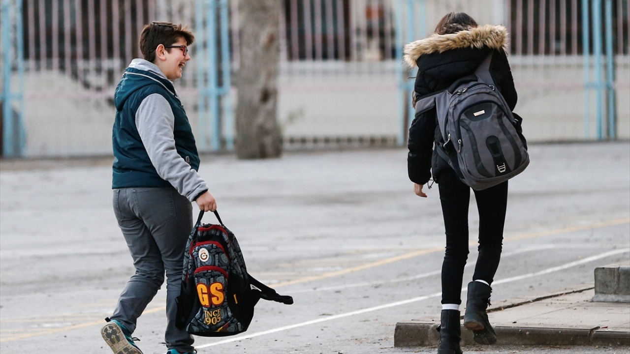 İkinci dönem, ortaokul öğrencileri ve lise son sınıf öğrencileri için sınav heyecanıyla geçecek.