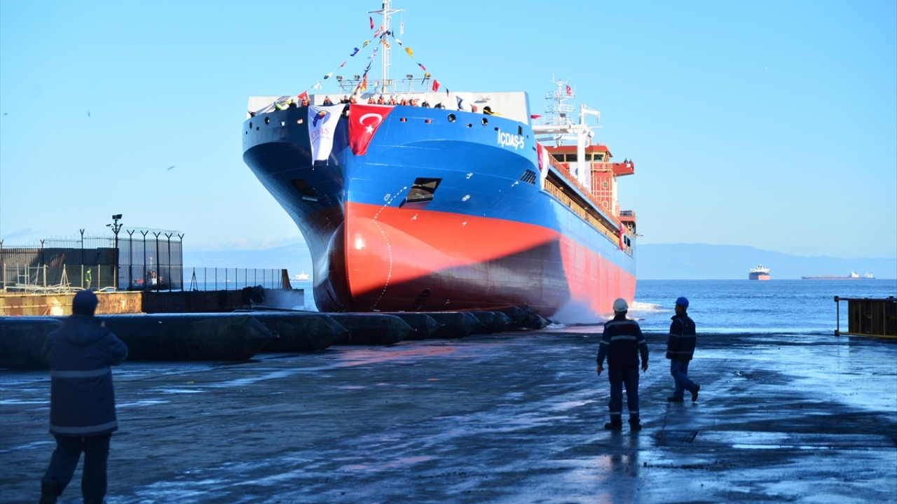 Tamamı Türk mühendislerinin yerli dizayn imkanları kullanılarak yapılan gemilerin ihracatıyla ülke ekonomisine önemli oranda döviz girdisi sağlanıyor. 