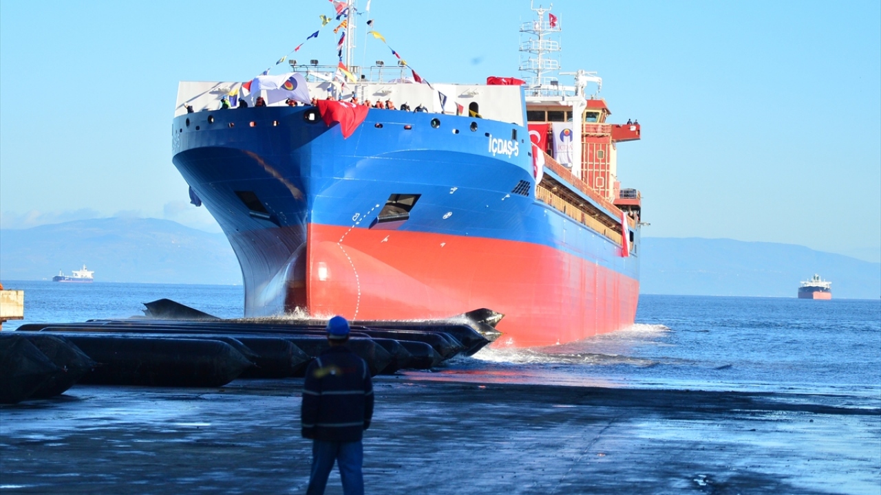 Tersanelerinde son 3 yılda 7 kimyasal tanker, 5 genel kargo gemisi, iki römorkör ve bir pilot botu inşa edip ihracata başlayan İÇDAŞ`ın son gemisi "İÇDAŞ-5"in inşa çalışmaları tamamlandı.