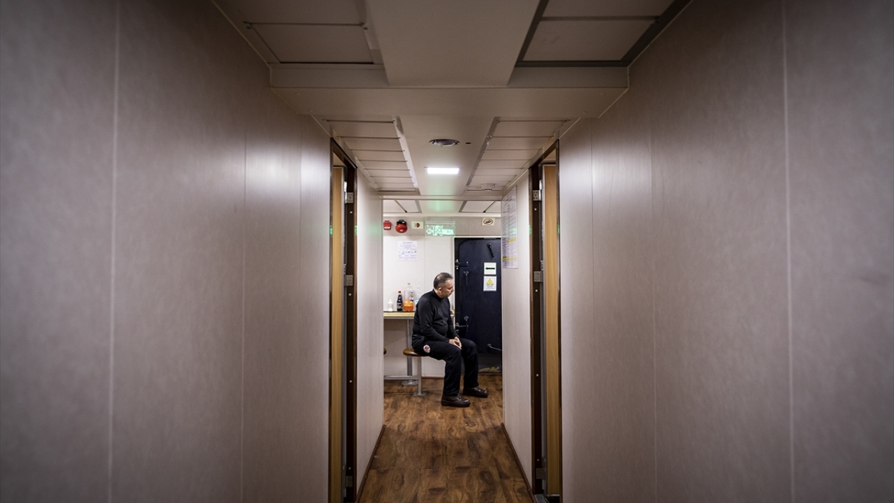 Milli sporcu buzlu sulara dalacak