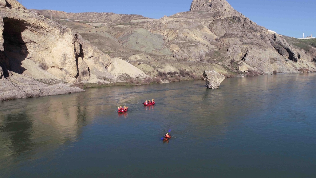 Kültür turizmiyle son zamanlarda adından sıkça söz ettiren ilçenin aynı zamanda doğa sporlarıyla da öne çıkması için kaymakamlık ve belediye tarafından 6 ay önce başlatılan proje devam ediyor.