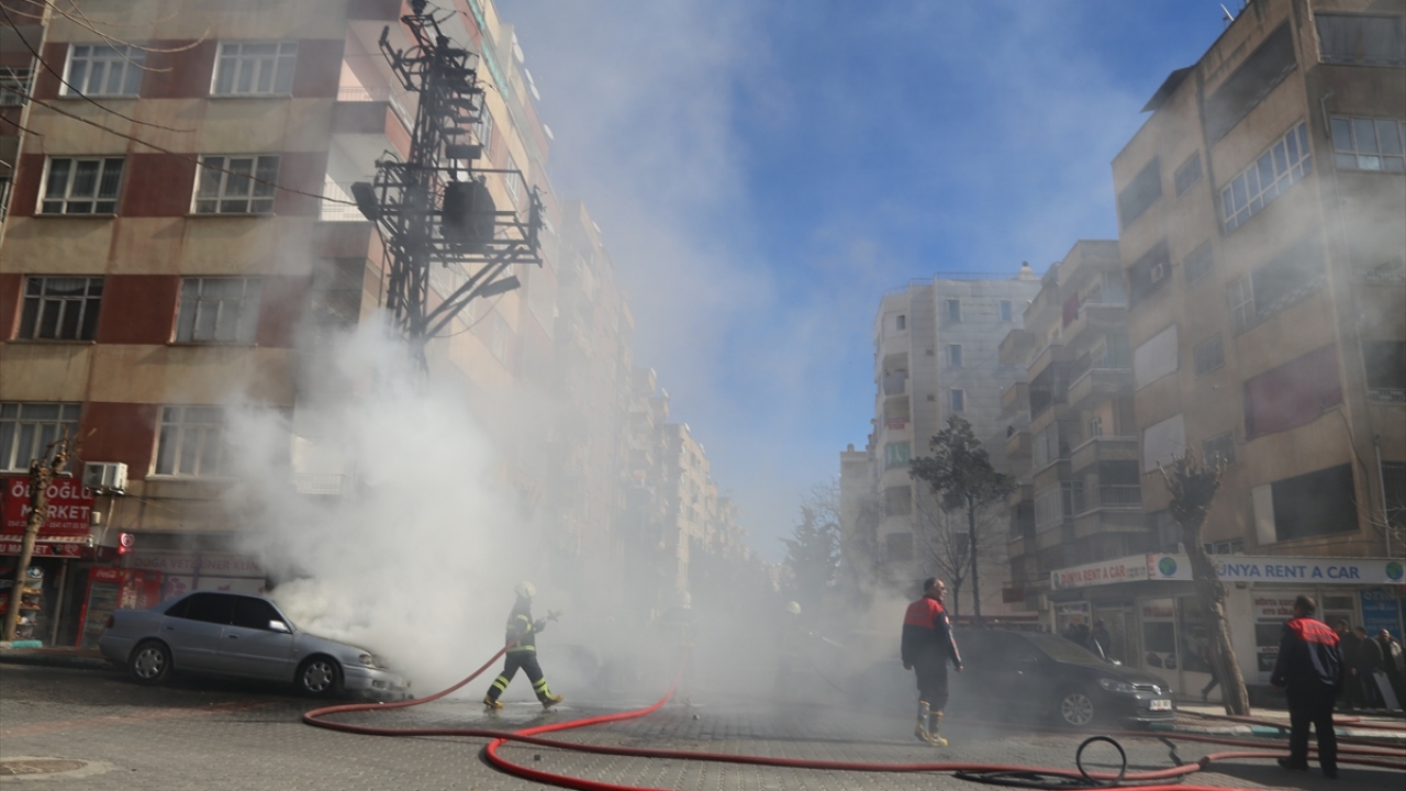 Öte yandan, patlama dolayısıyla Haliliye ilçesine kısa süre elektrik verilemedi.
