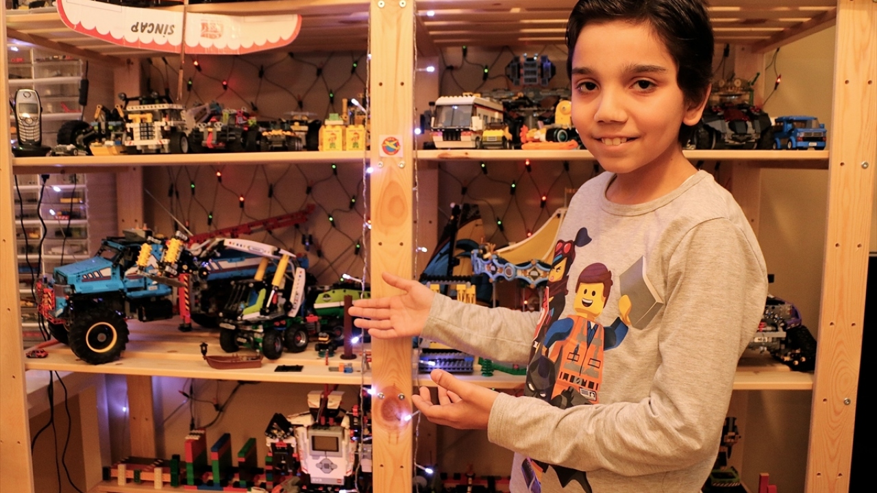 Babası, 6. sınıf öğrencisi Bilgili`ye, henüz iki yaşındayken puzzle ve yapı oyuncakları satın almaya başladı.