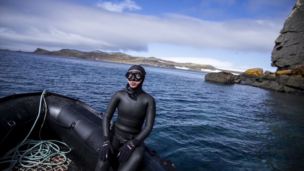 Zodyak botla dalış noktasına gelen Ercümen, son kez nefesini düzenledi.