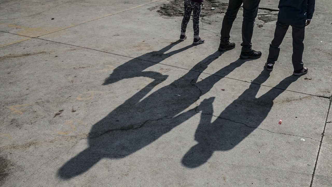 Özkan, ileride öğretmen olup kendisi gibi görme engellilere yardım etmek istediğini sözlerine ekledi.