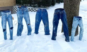 Soğuktan donan kot pantolonlar