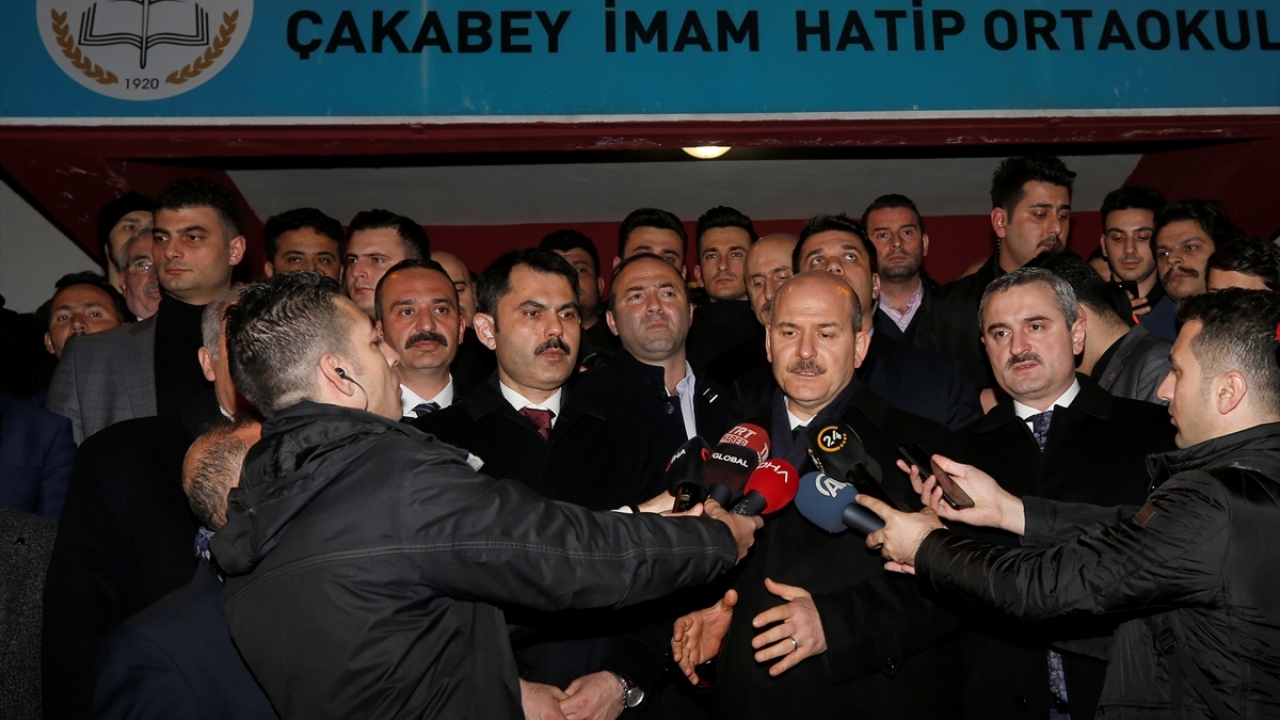 Cumhurbaşkanı Recep Tayyip Erdoğan`ın talimatıyla olay yerine giden İçişleri Bakanı Süleyman Soylu ve Çevre ve Şehircilik Bakanı Murat Kurum açıklama yaptı. 