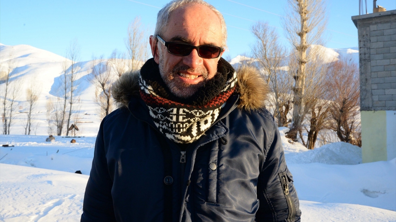 TRT Prodüktörü Cafer Şanal, yaptığı açıklamada, Bitlis ve Muş`ta yaptıkları araştırmaların ardından TRT İç Yapımlar Koordinatörlüğünün desteğiyle belgeselin çekimine başladıklarını söyledi.  