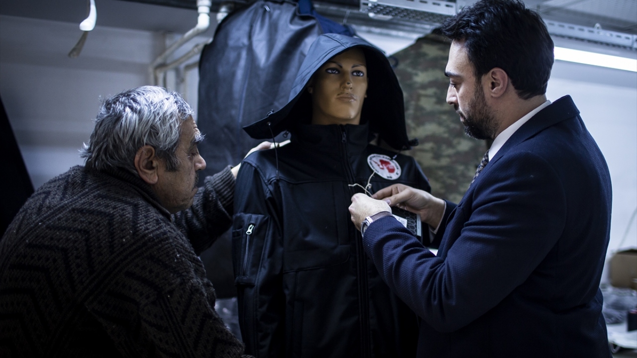 Vücut ısısını içeriden koruyor