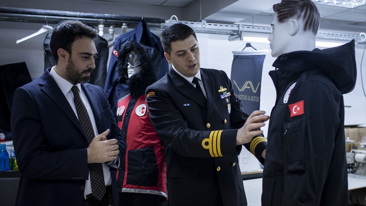 Kıyafet konusunda yurt dışında bulunan belli markaların temininin zor ve maliyetli olduğunu belirten Filiz, şöyle devam etti: 