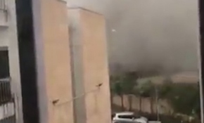 Hindistan'da fırtına hayatı felç etti