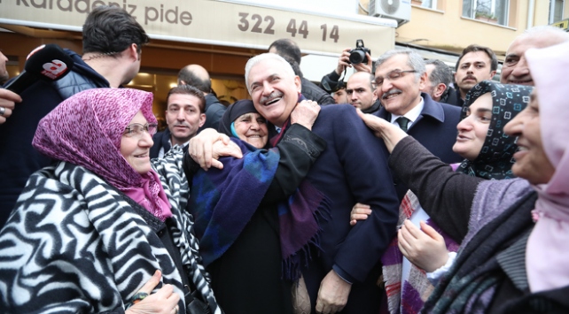 Binali Yıldırım Beykoz'da vatandaşlarla buluştu