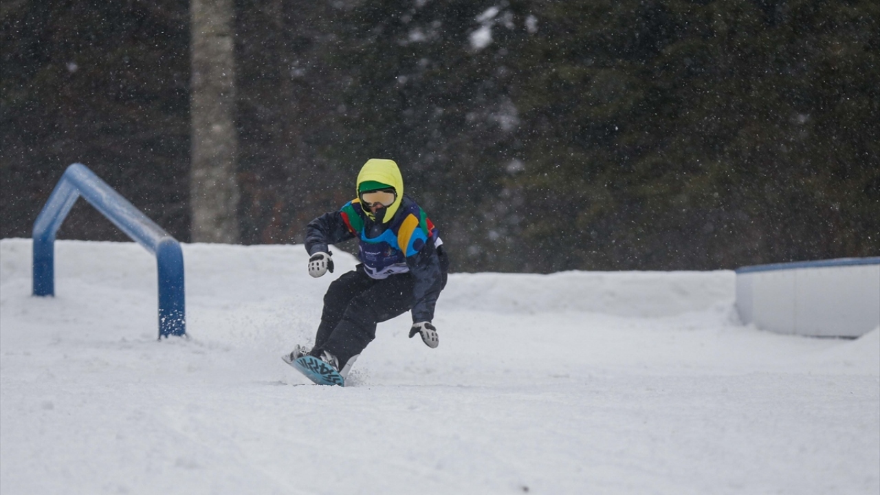 Başkent Saraybosna yakınlarındaki Bjelasnica dağında gerçekleşen müsabakalarda İspanyalı Lukas Rodriguez Garcianda madalya için mücadele etti. 