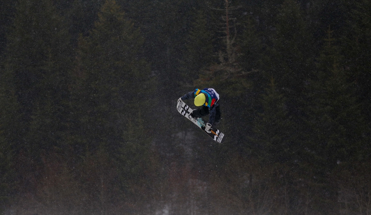 Başkent Saraybosna yakınlarındaki Bjelasnica dağında gerçekleşen müsabakalarda İspanyalı Lukas Rodriguez Garcianda madalya için mücadele etti.