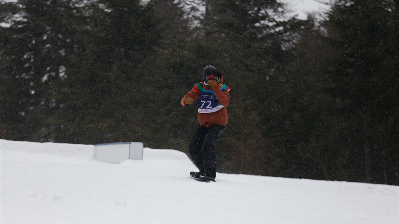 Başkent Saraybosna yakınlarındaki Bjelasnica dağında gerçekleşen müsabakalarda Slovakyalı Juraj Mlyncek madalya için mücadele etti.