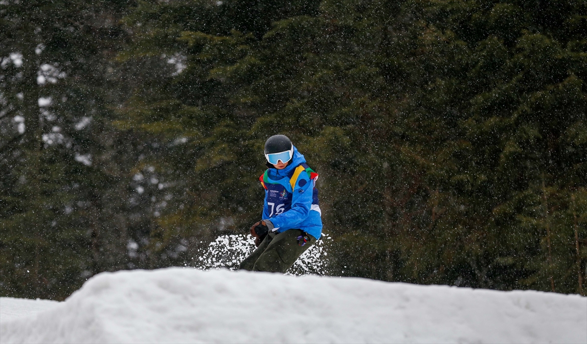 Başkent Saraybosna yakınlarındaki Bjelasnica dağında gerçekleşen müsabakalarda İsviçreli Jeremy Crispin Denda madalya için mücadele etti. 