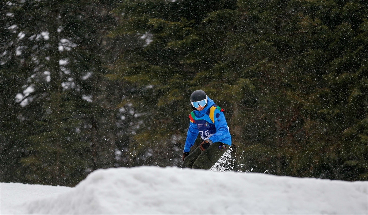 Başkent Saraybosna yakınlarındaki Bjelasnica dağında gerçekleşen müsabakalarda İsviçreli Jeremy Crispin Denda madalya için mücadele etti. 
