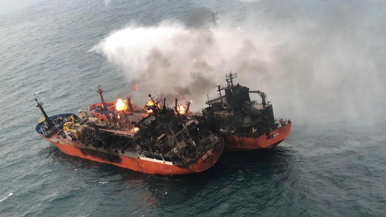 Gemilerden biri sürüklenmeye devam ediyor