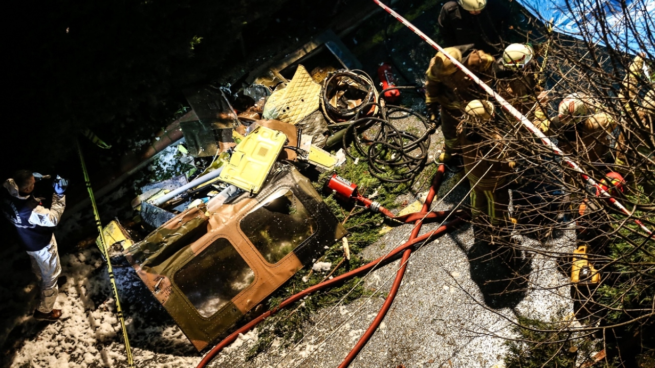 İncelemeler sırasında İstanbul Emniyet Müdürü Mustafa Çalışkan da Vali Yerlikaya`ya eşlik etti. 