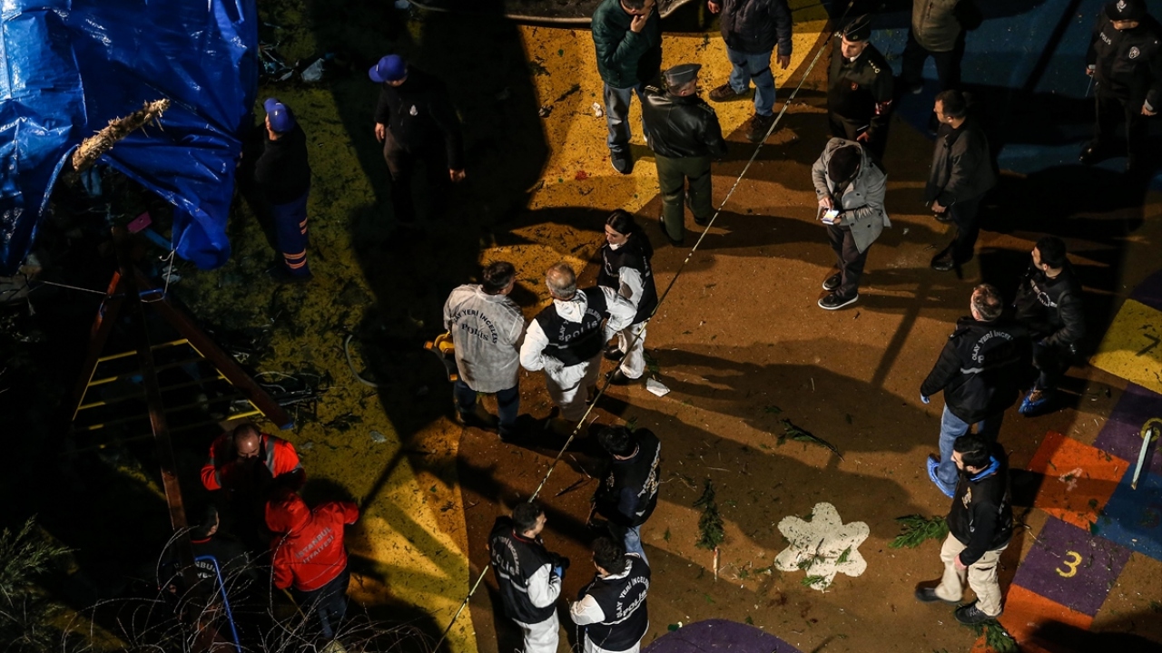 Kazanın gerçekleştiği alanda jandarma ve polis ekipleri geniş güvenlik önlemleri alırken, bazı askeri yetkililerin helikopterin enkazında incelemelerde bulunduğu öğrenildi.