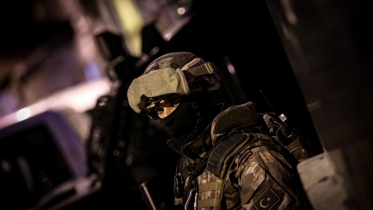 "Narko Timsah"ın, Bursa tarihinin en yüksek katılımlı operasyonu olduğu bildirildi.