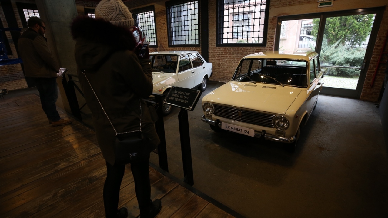 "Hacı Murat" olarak bilinen otomobilin "0000001" şasi numarasıyla 1971 yılında üretilen ilk örneği ise sergilendiği TOFAŞ Bursa Anadolu Arabaları Müzesi`nde ilgi görüyor.