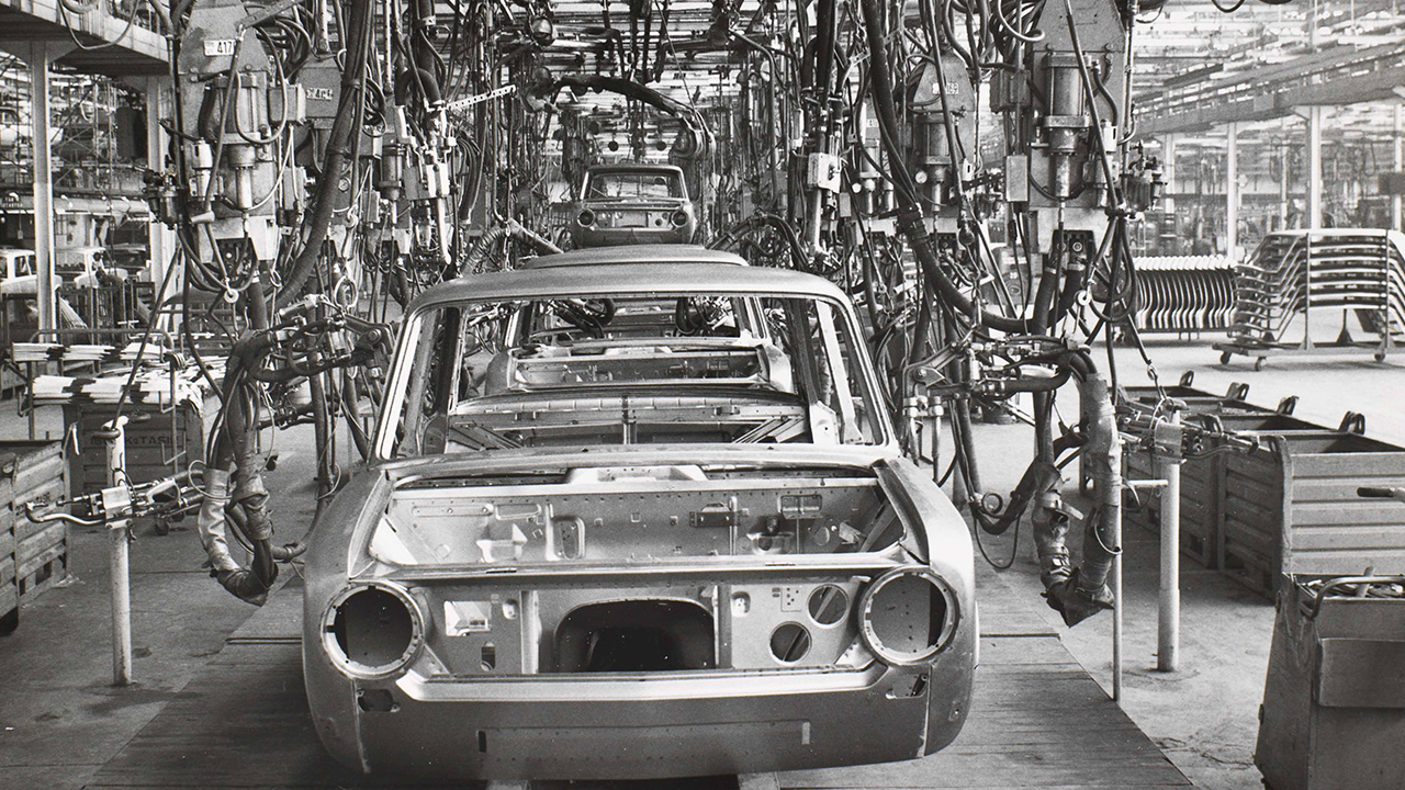 Fiat`ın, İtalya dışında ortak olduğu şirketlerin ürünlerinin Fiat adını taşımasını istememesi üzerine, TOFAŞ ve Fiat yetkilileri söz konusu modelde kullanmak üzere isim arayışına girdi.