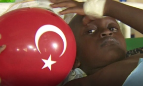 Türkiye'nin gönüllü doktorları Kenya'da mültecilerin yardımına koştu